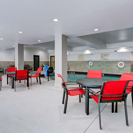 Hampton Inn Salem Esterno foto