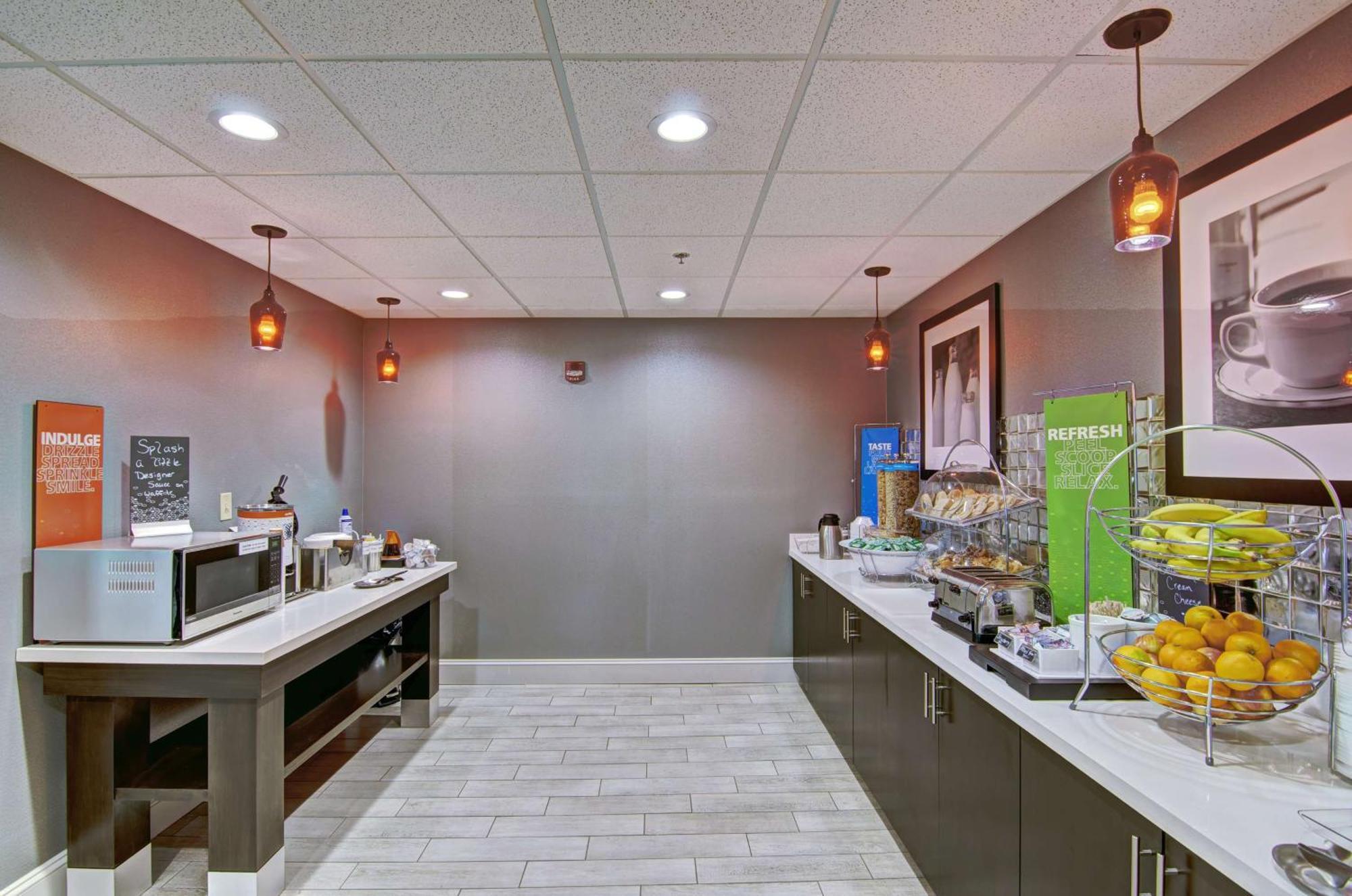 Hampton Inn Salem Esterno foto