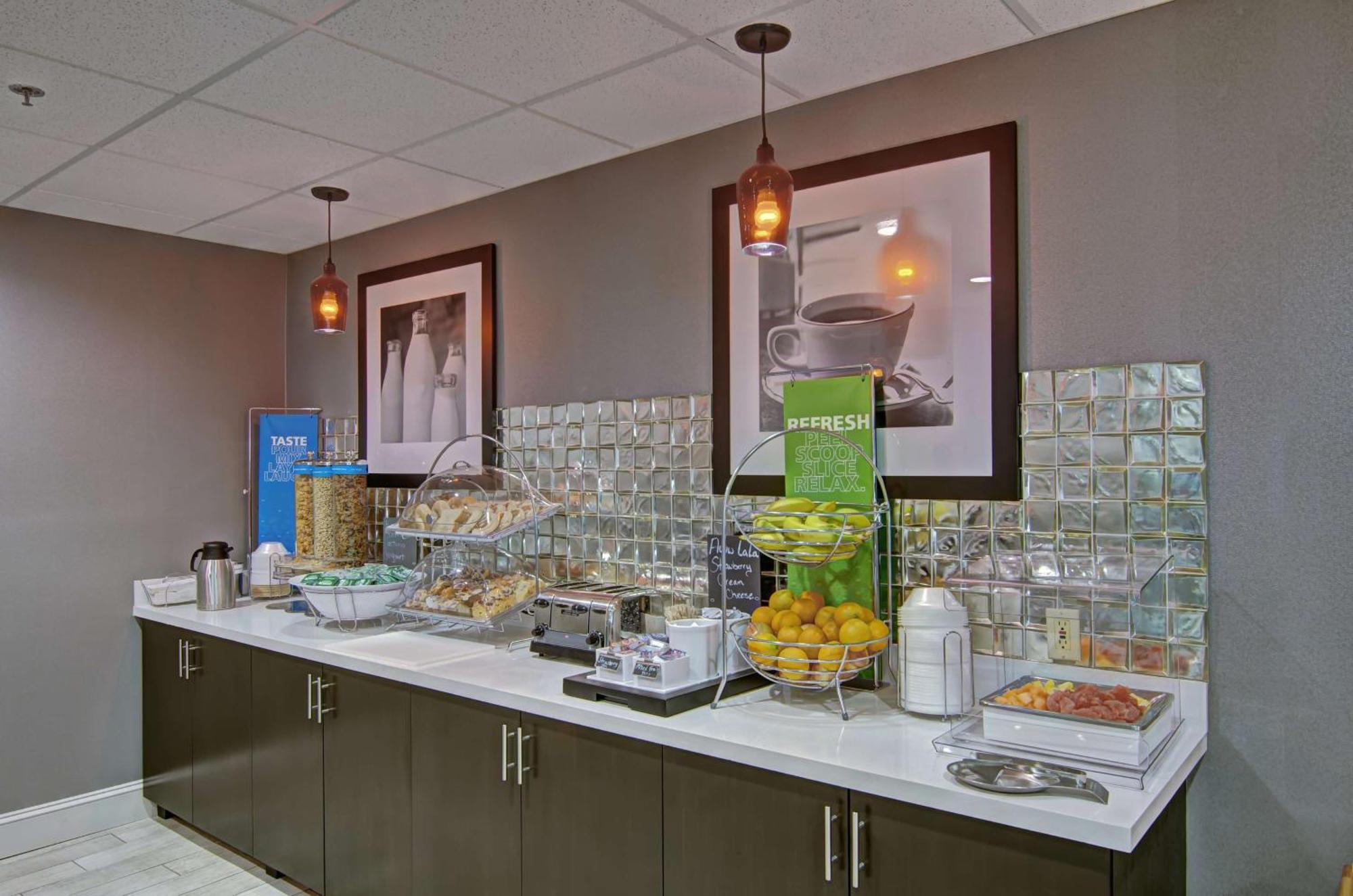 Hampton Inn Salem Esterno foto