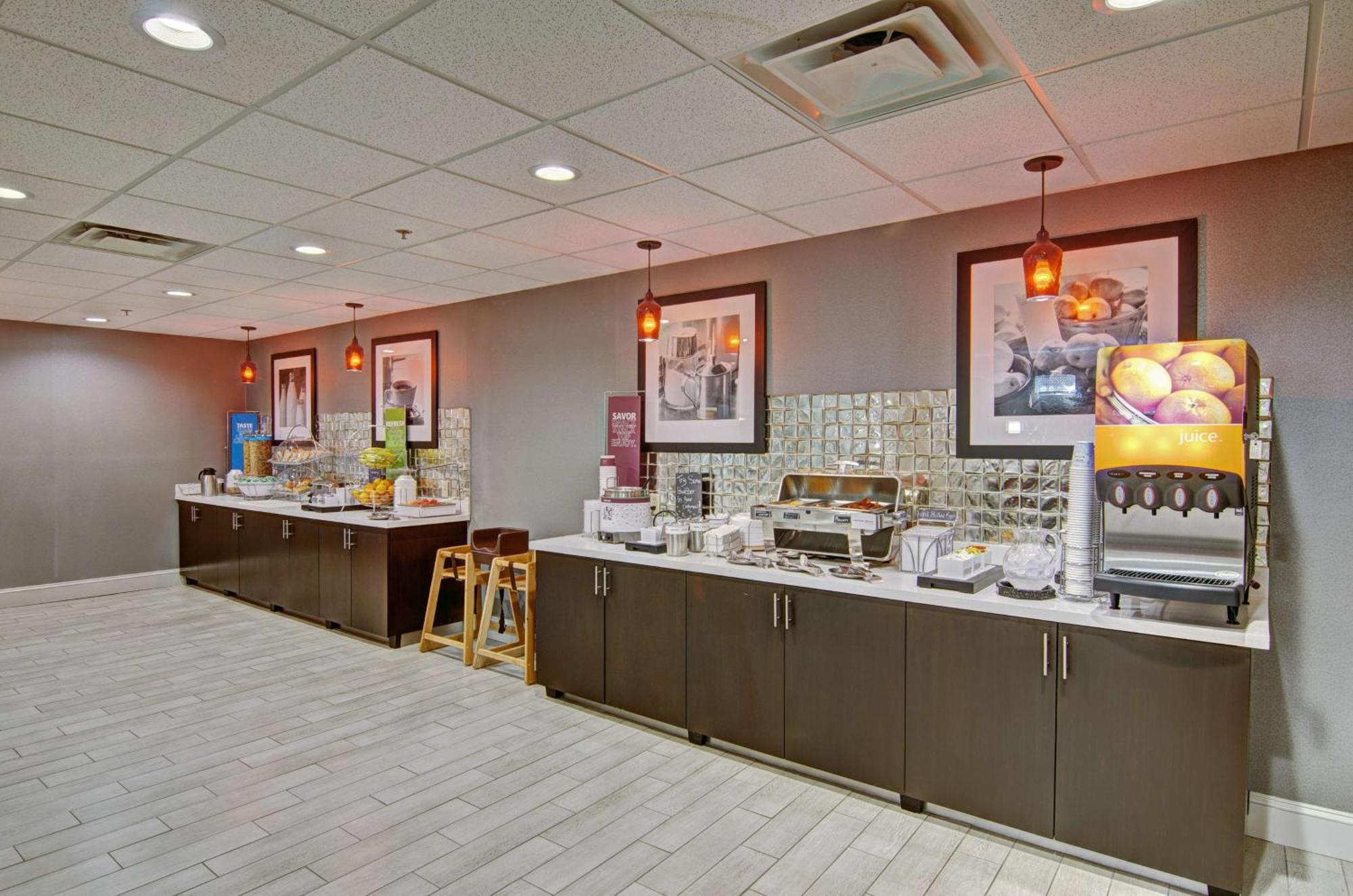 Hampton Inn Salem Esterno foto