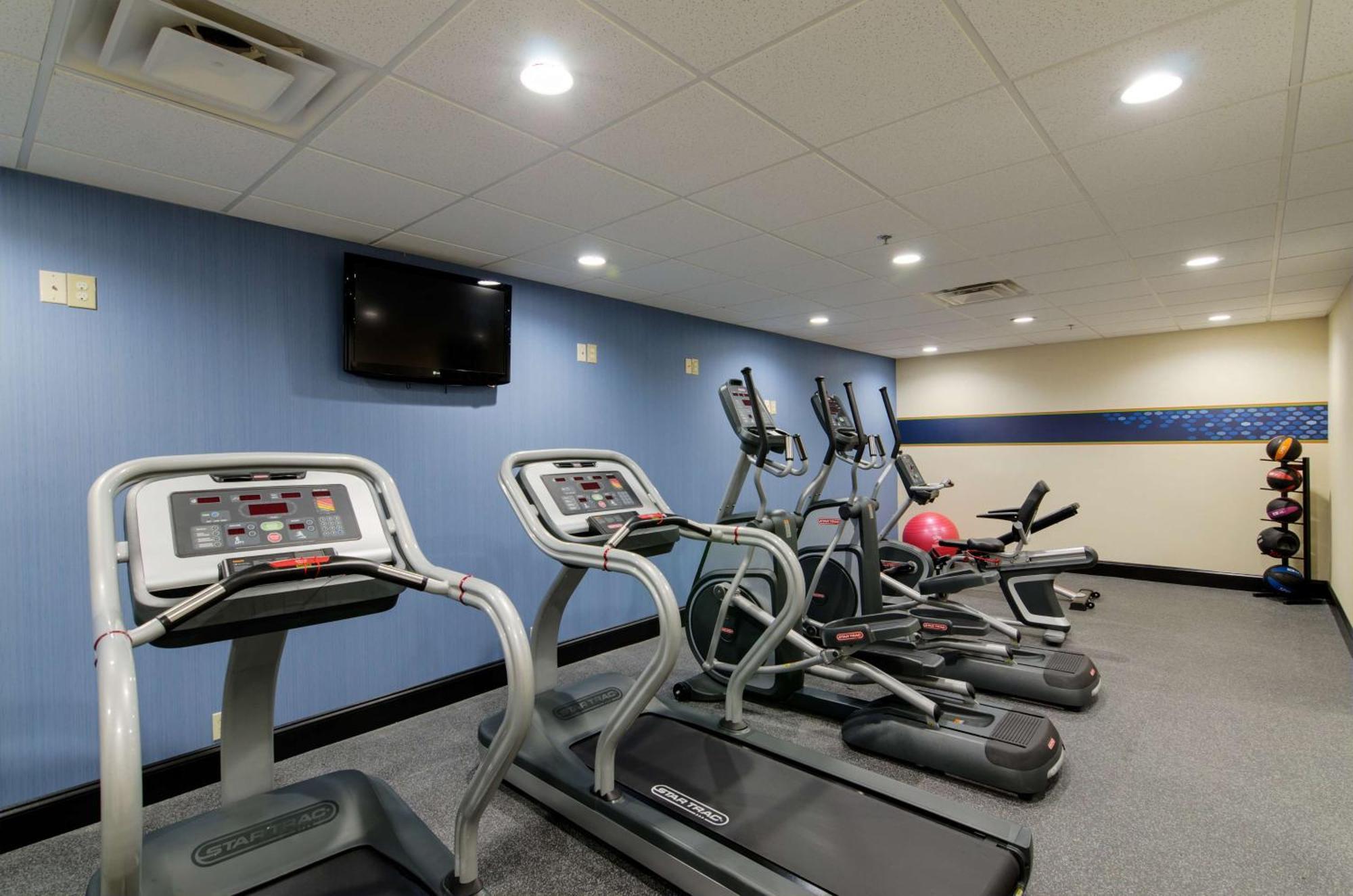 Hampton Inn Salem Esterno foto